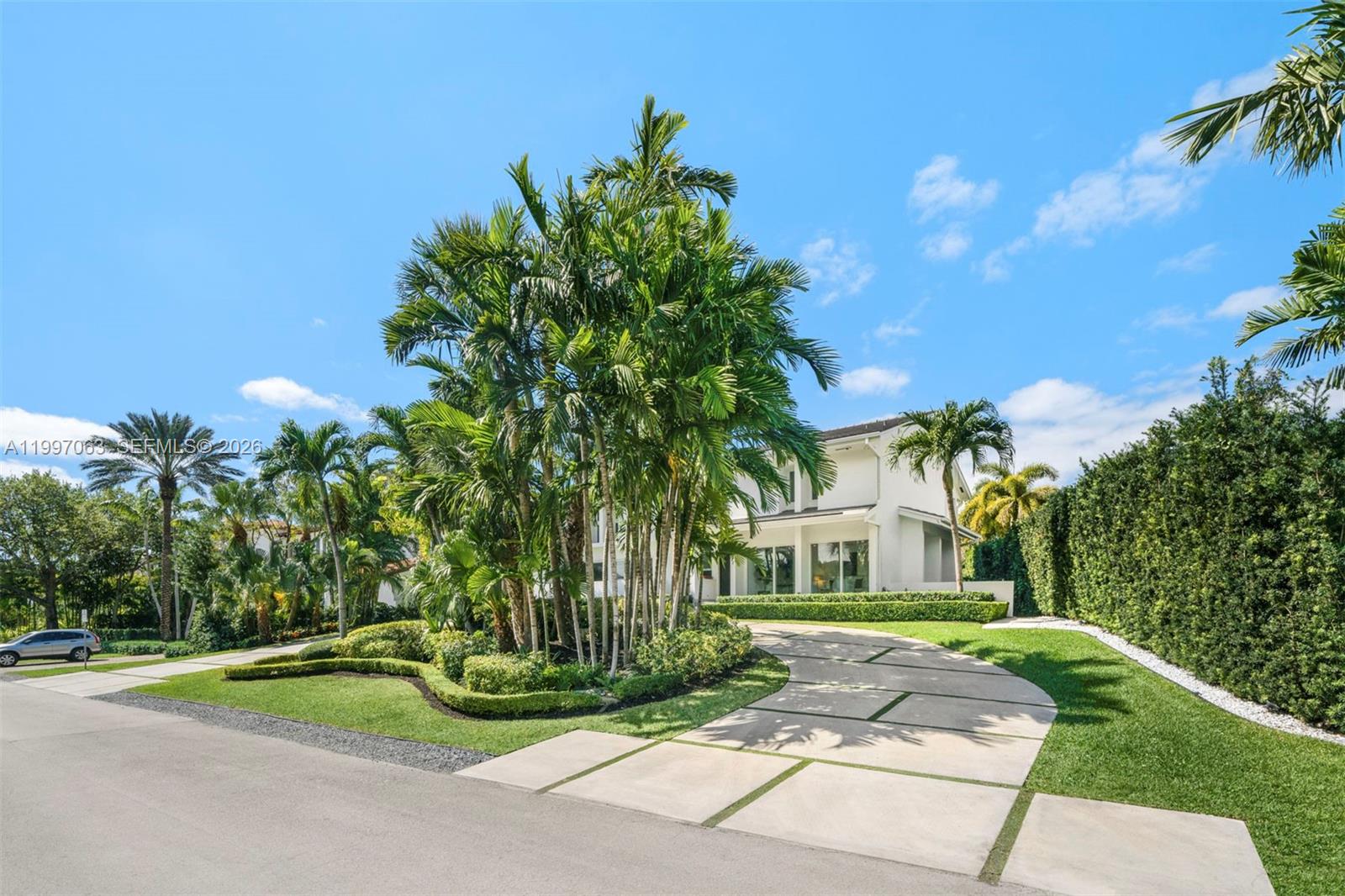 6832 Sunrise Ct Coral Gables, FL 33133