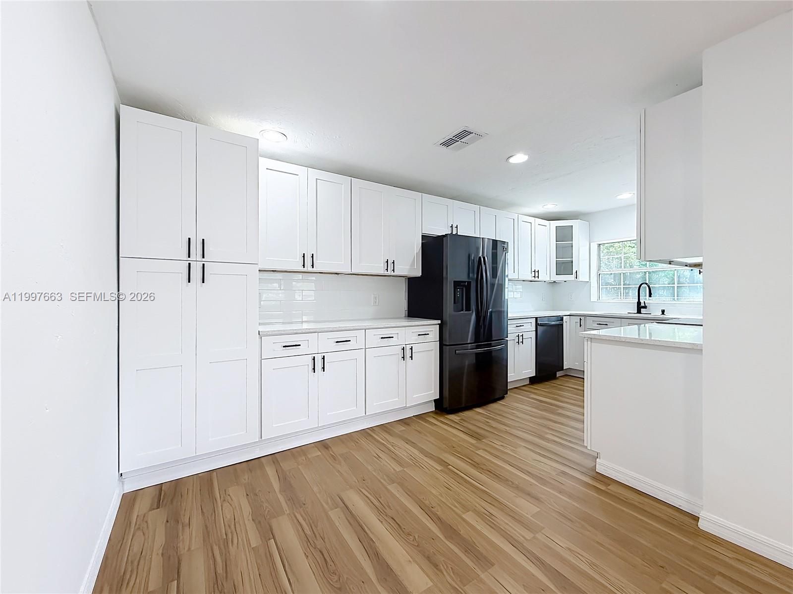 1220 NE 16th Ave Ocala, FL 34470