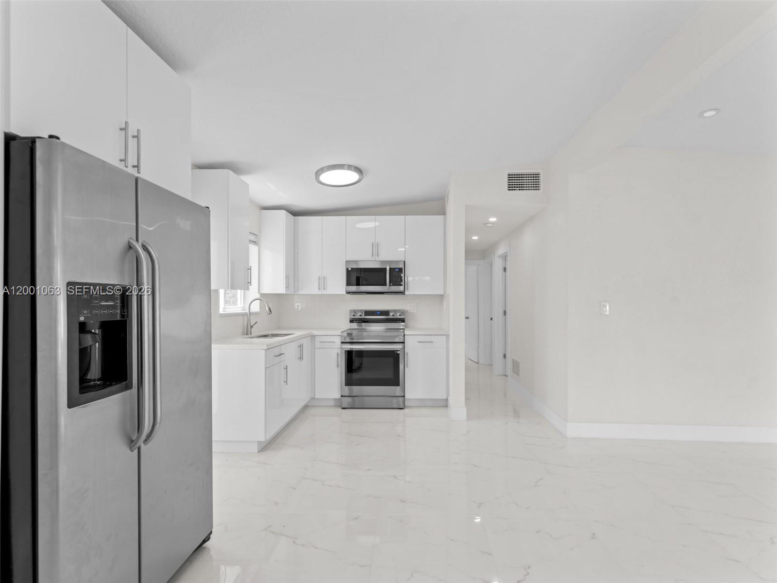 3231 NW 48th Ter Miami, FL 33142