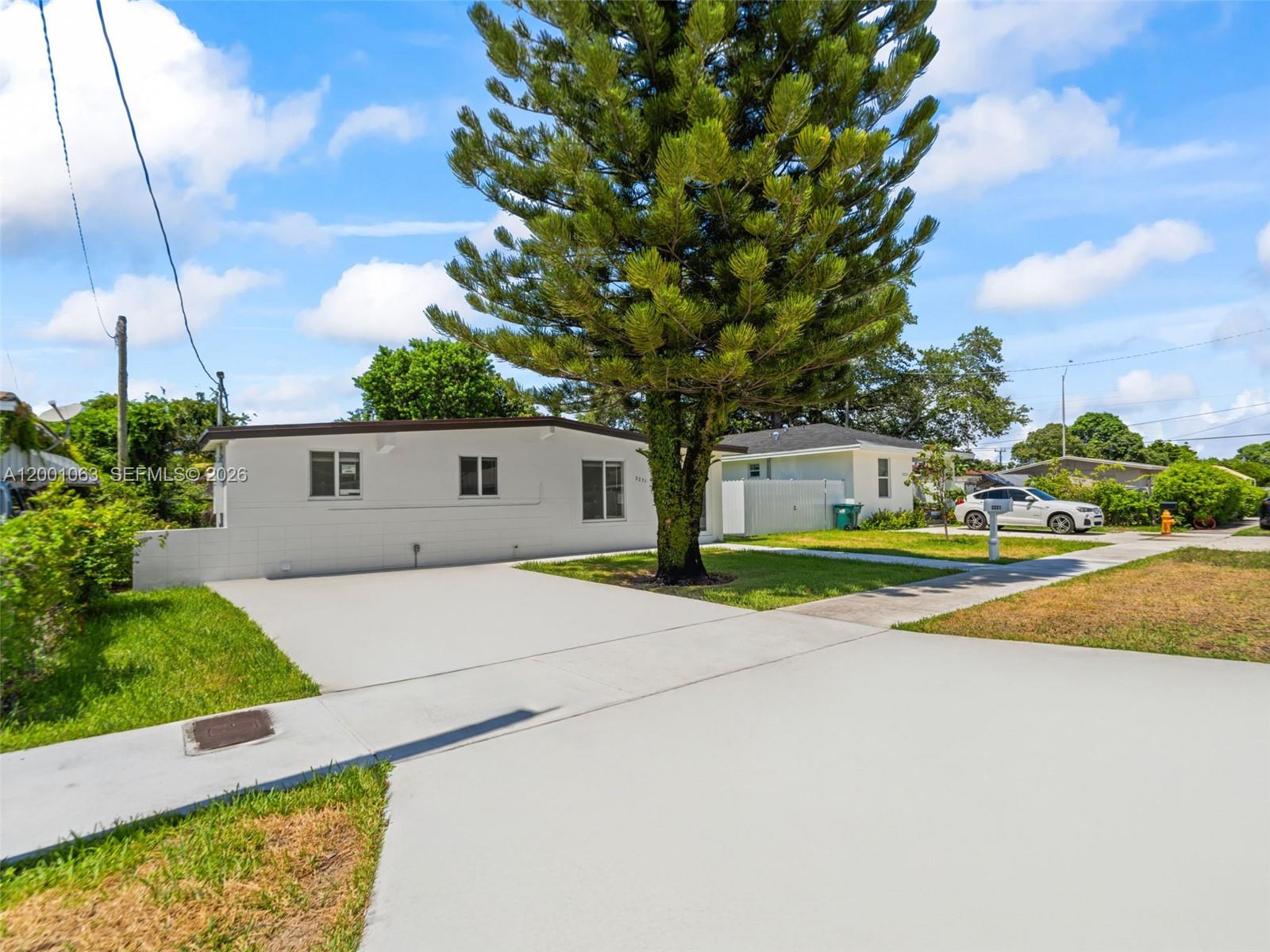 3231 NW 48th Ter Miami, FL 33142