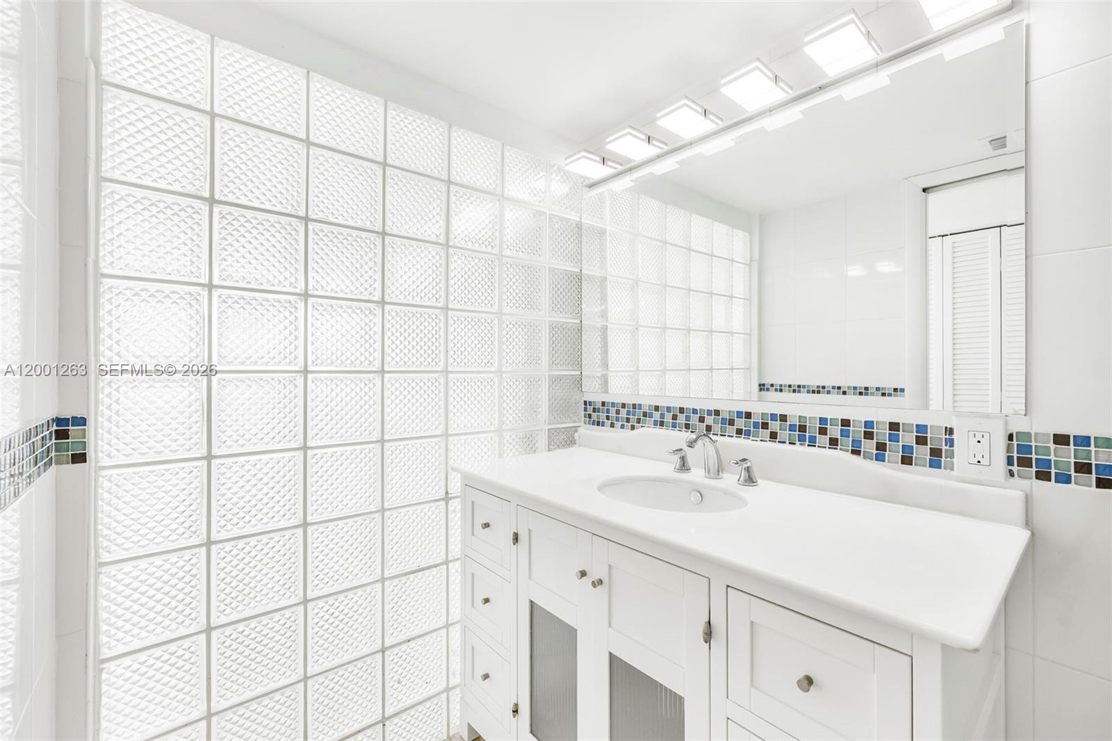 1420 Brickell Bay Dr #1401A Miami, FL 33131