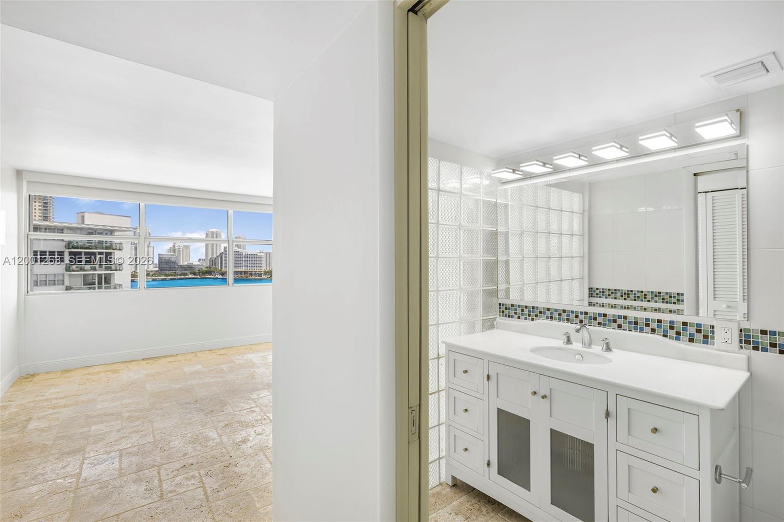 1420 Brickell Bay Dr #1401A Miami, FL 33131