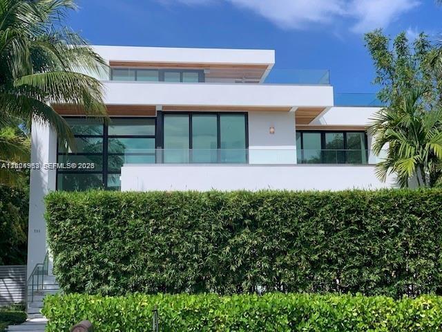785 Harbor Dr #_ Key Biscayne, FL 33149