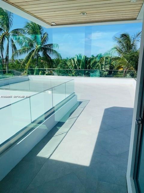 785 Harbor Dr #_ Key Biscayne, FL 33149