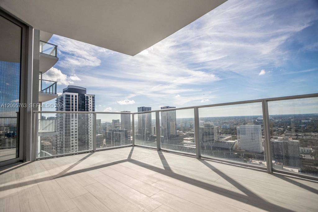 image Paramount Miami Worldcenter3