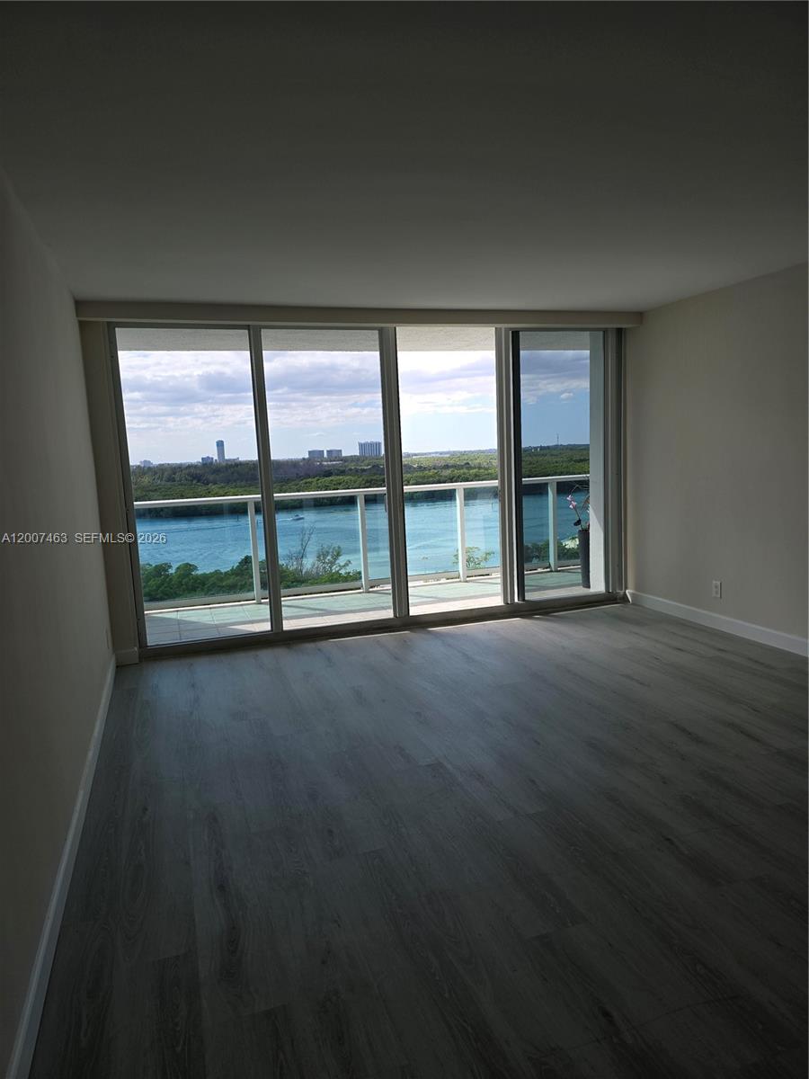image Arlen House East32