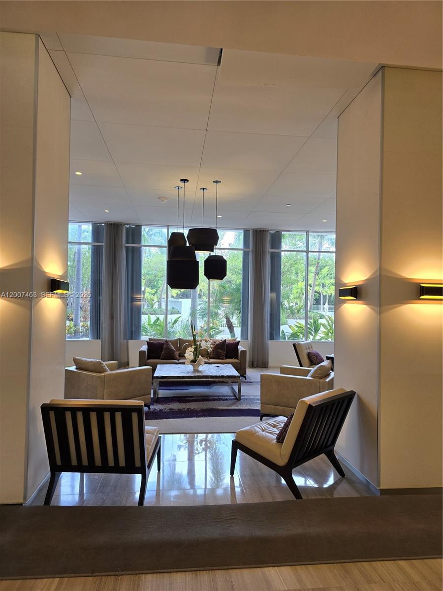 image Arlen House East8