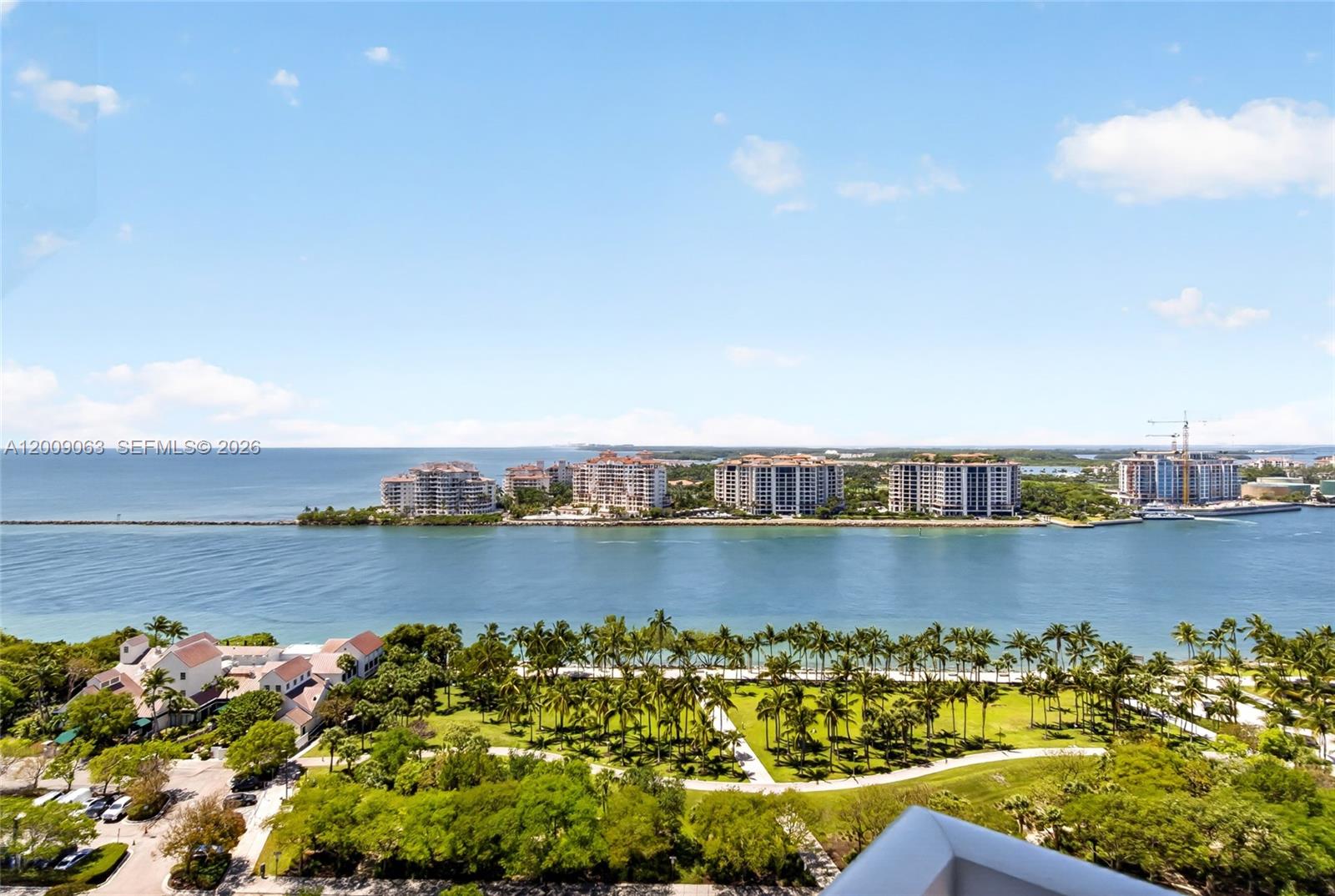 400 S Pointe Dr #2009 Miami Beach, FL 33139