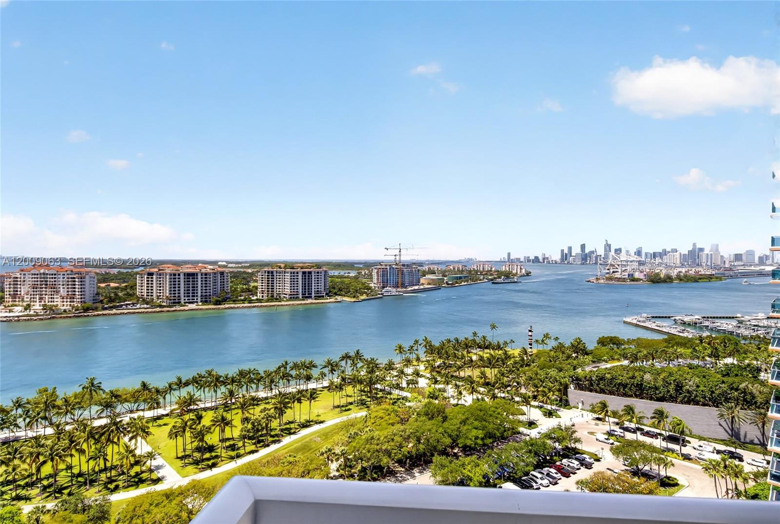 400 S Pointe Dr #2009 Miami Beach, FL 33139