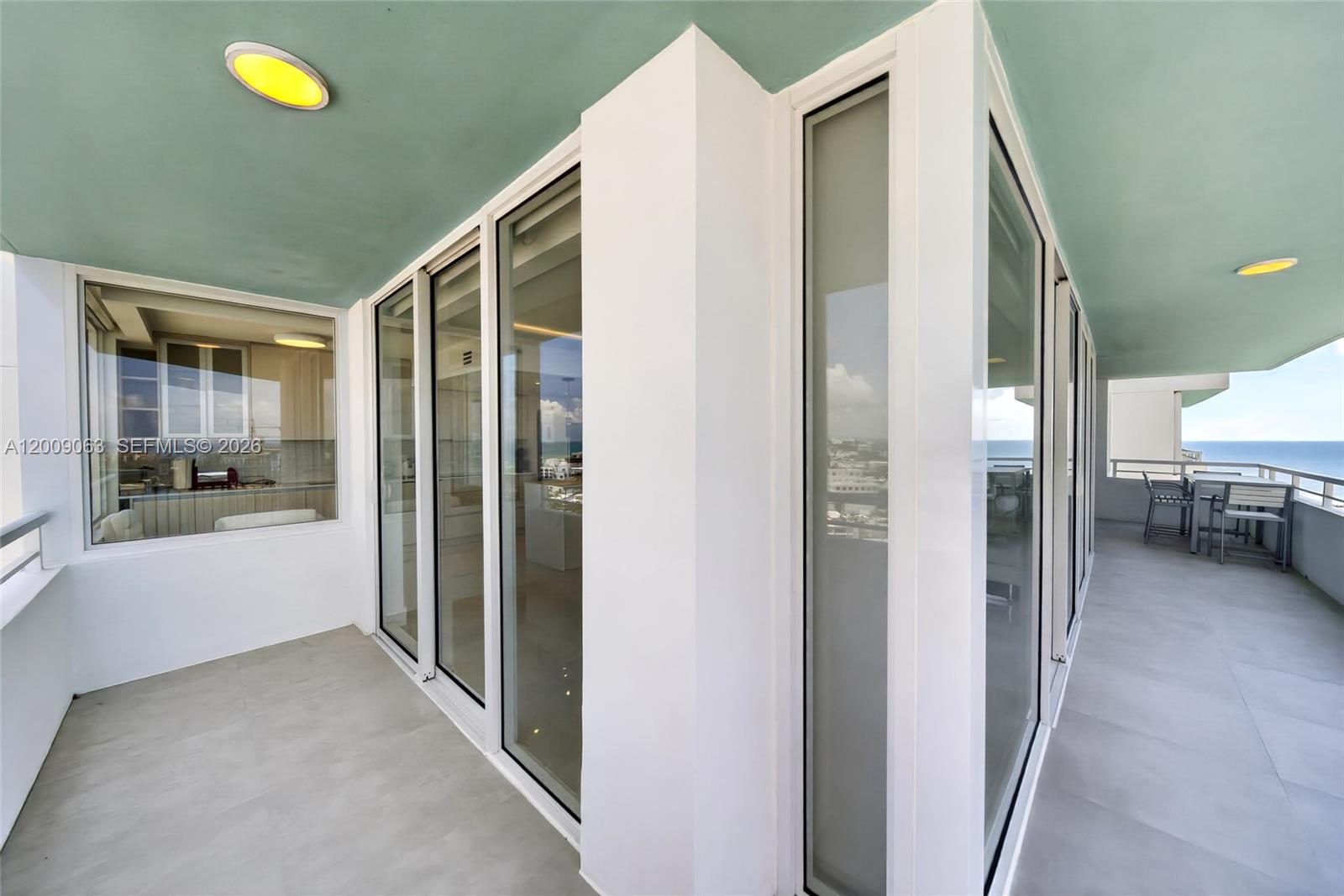400 S Pointe Dr #2009 Miami Beach, FL 33139