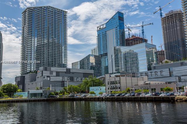 image Reach Brickell City Centre0