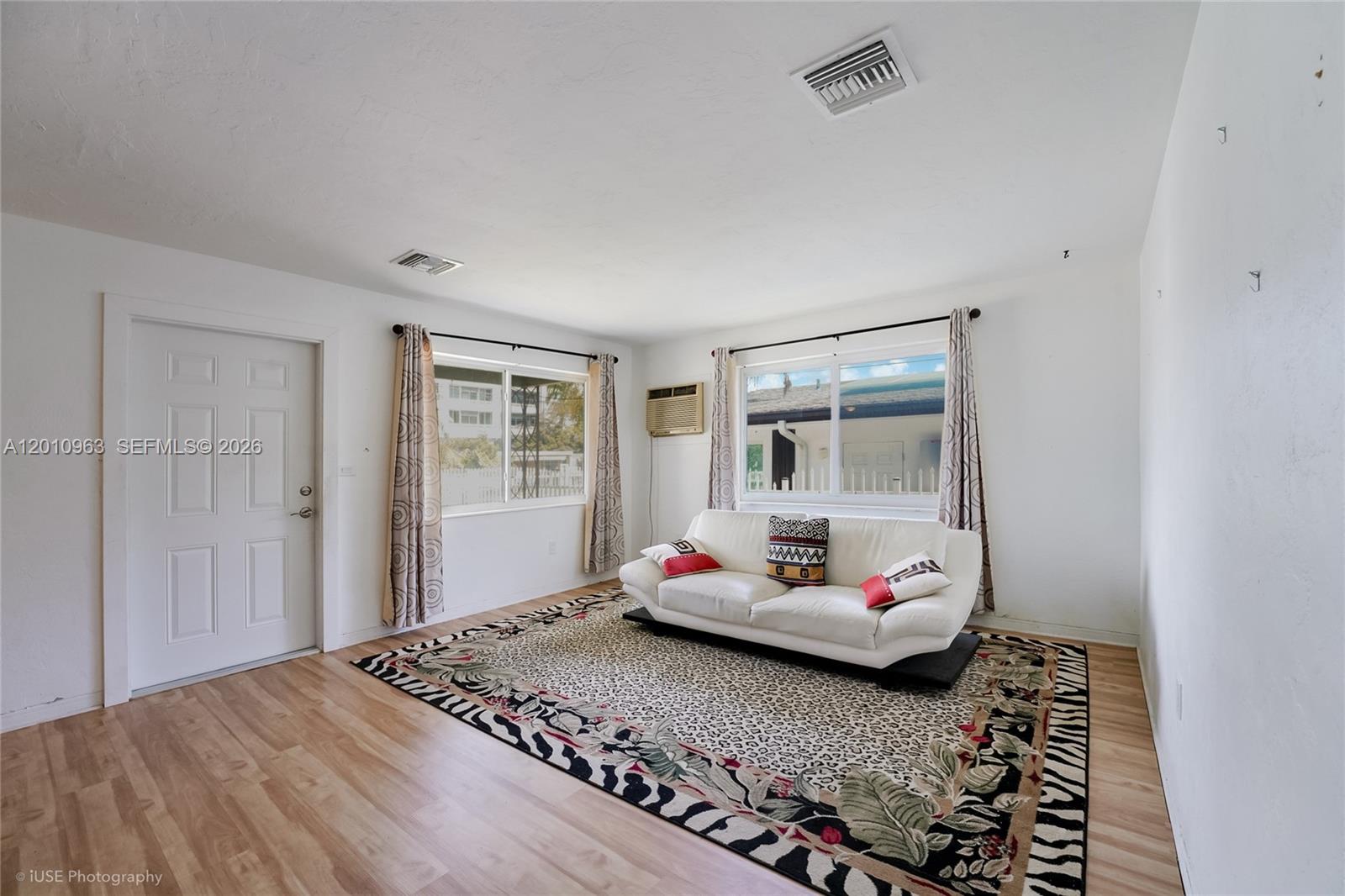 3278 Thomas Ave Miami, FL 33133