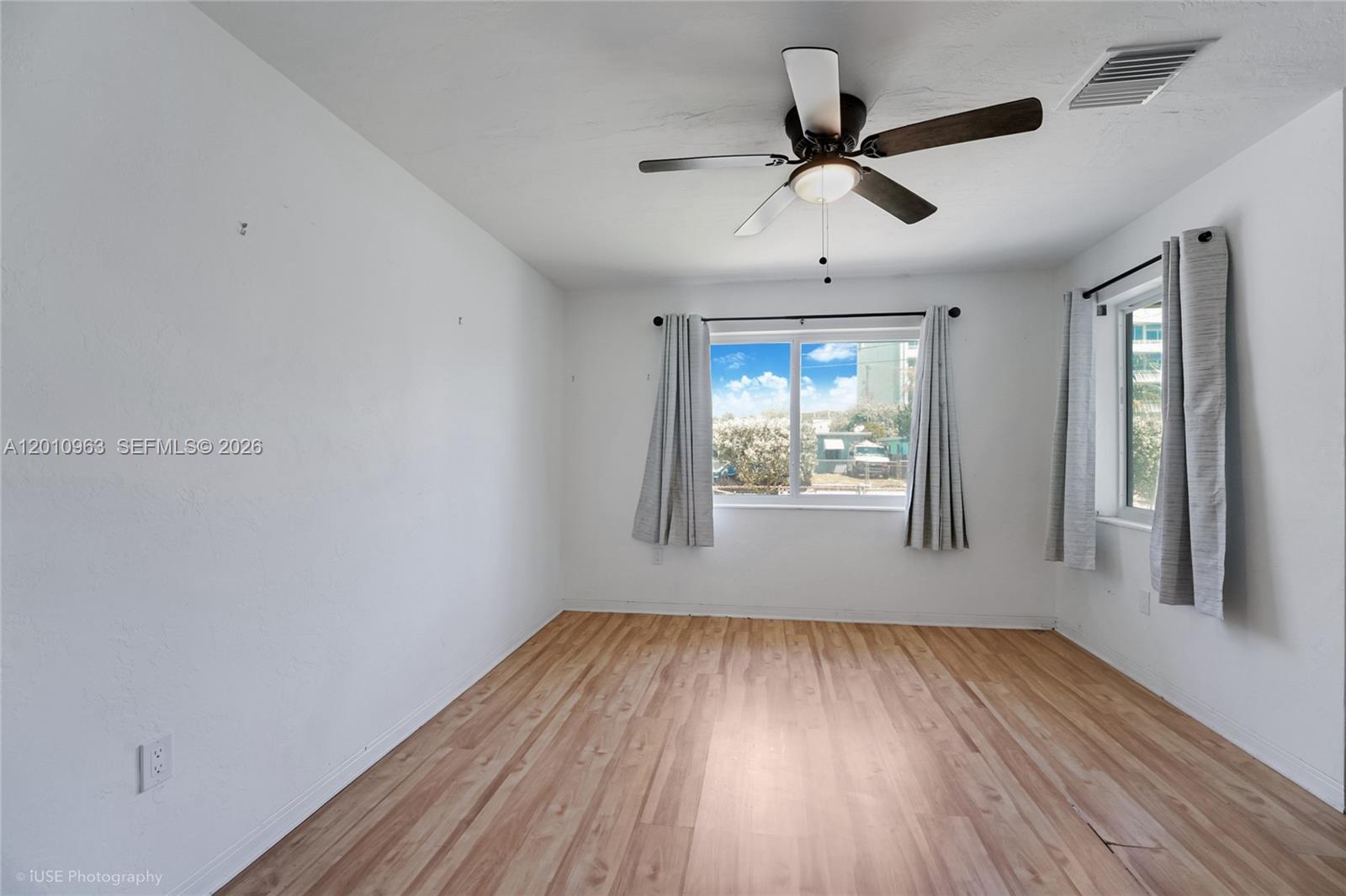 3278 Thomas Ave Miami, FL 33133