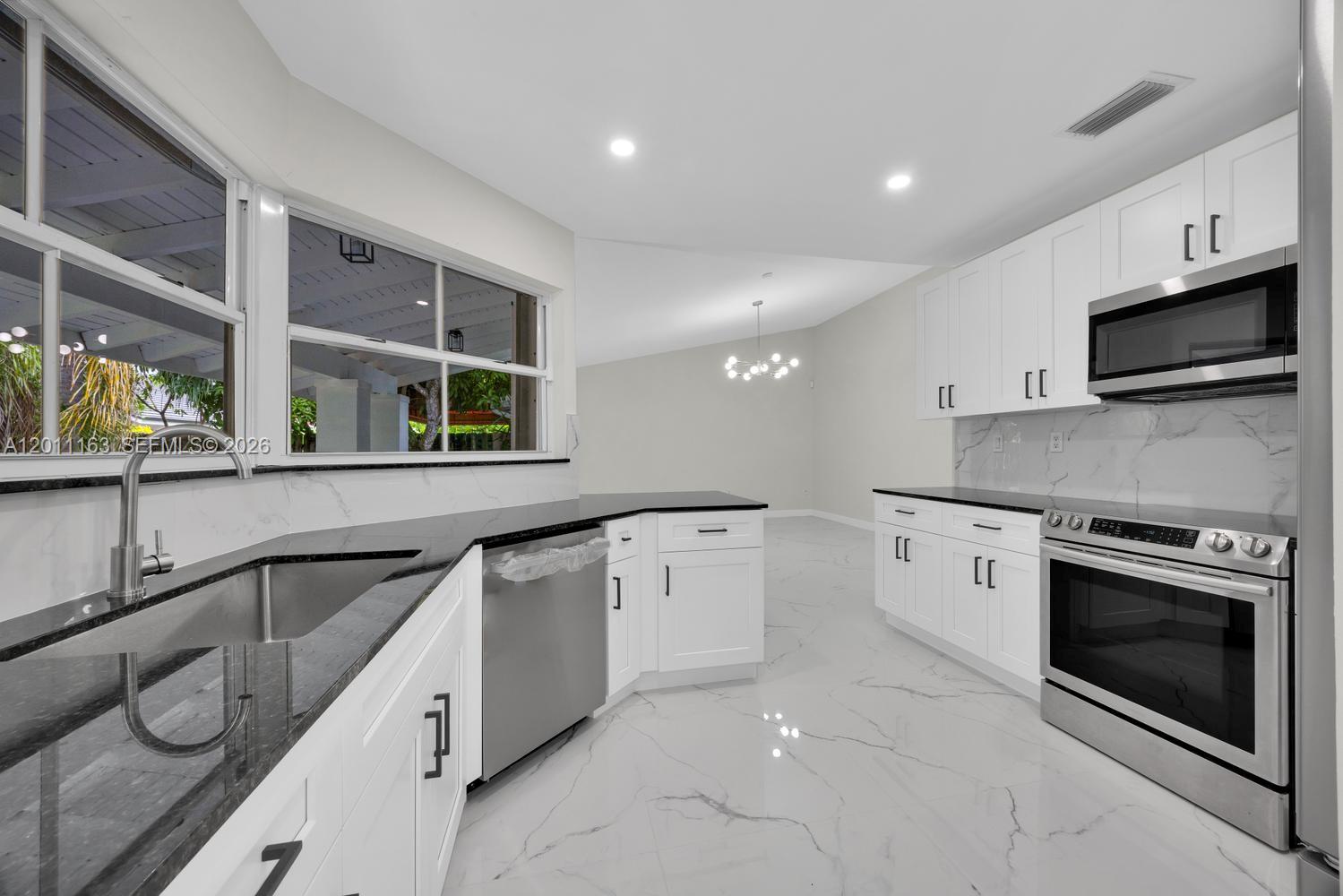 8503 SW 83rd St Miami, FL 33143