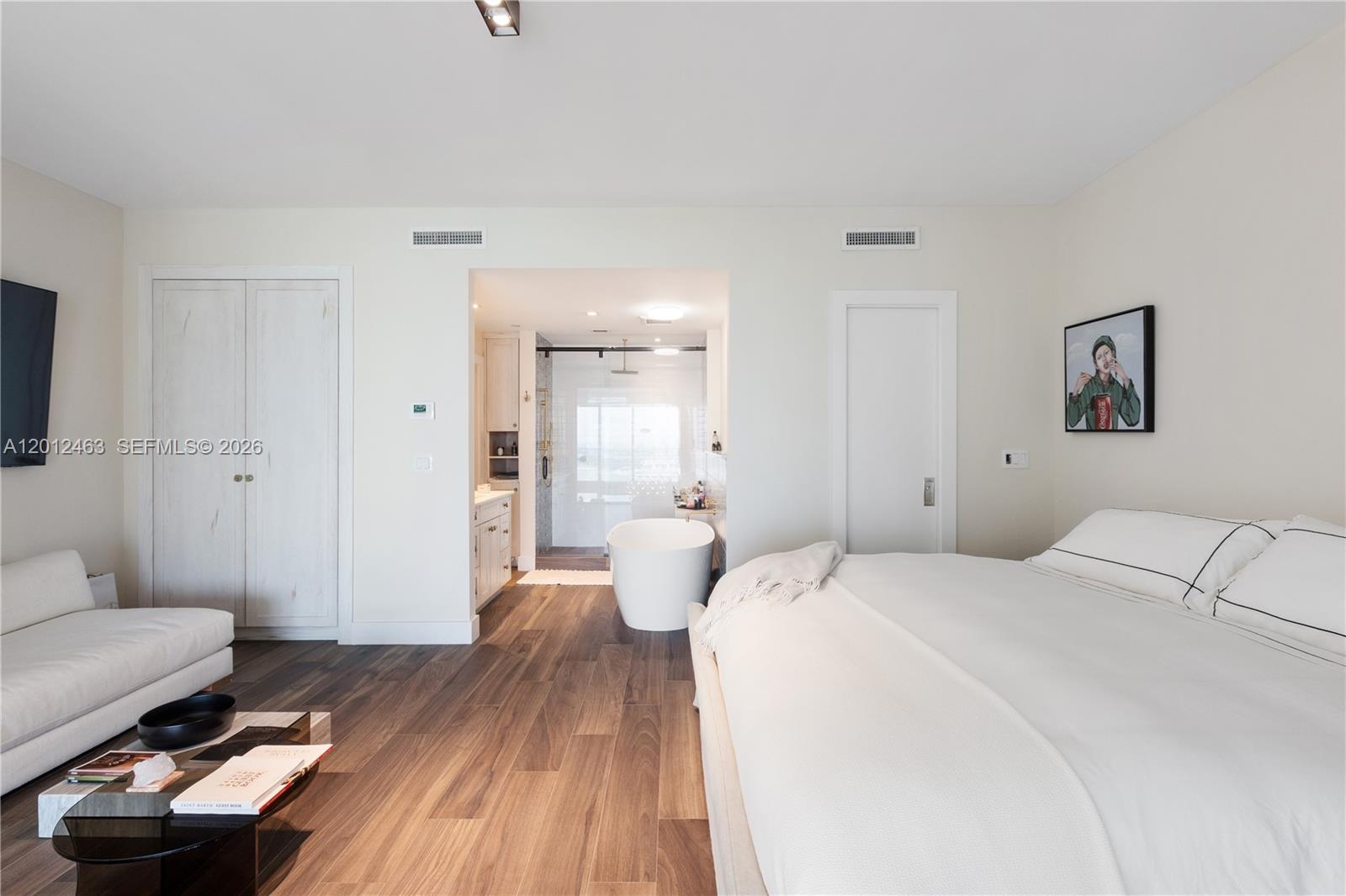 1040 Biscayne Blvd #1602 Miami, FL 33132
