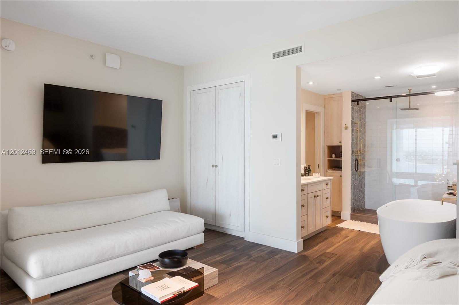 1040 Biscayne Blvd #1602 Miami, FL 33132