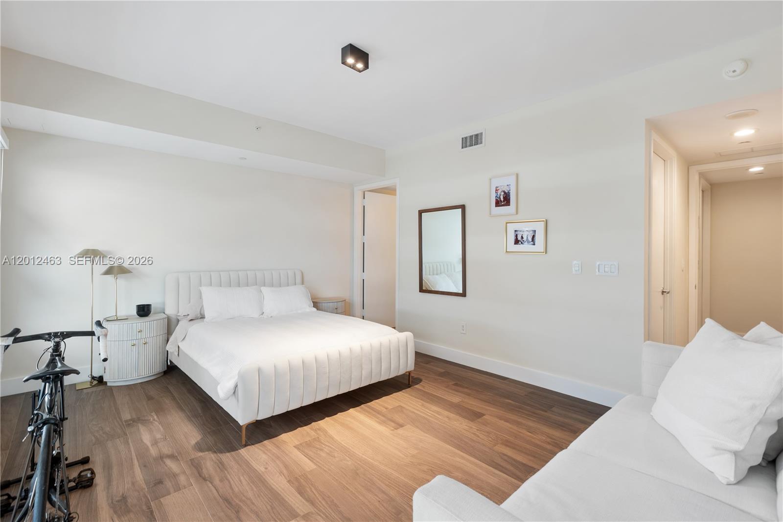 1040 Biscayne Blvd #1602 Miami, FL 33132