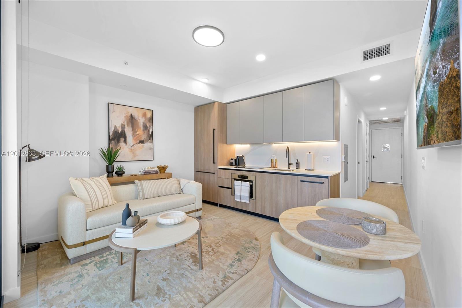580 72nd St #611 Miami Beach, FL 33141