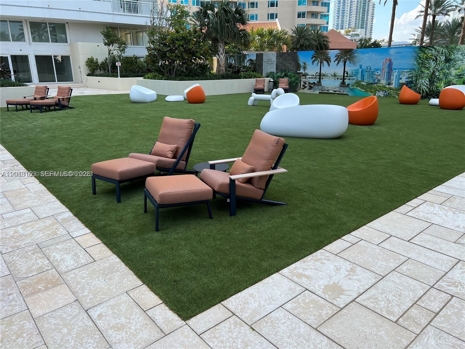 400 S Pointe Dr #707 Miami Beach, FL 33139