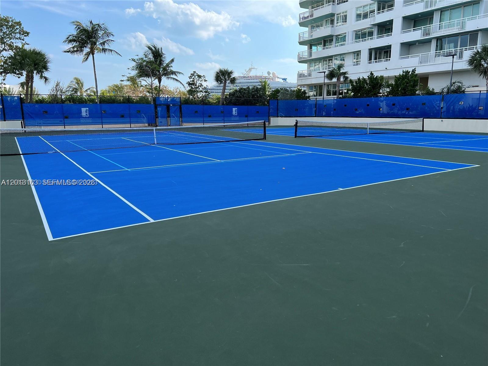 400 S Pointe Dr #707 Miami Beach, FL 33139