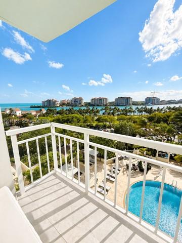 400 S Pointe Dr #707 Miami Beach, FL 33139
