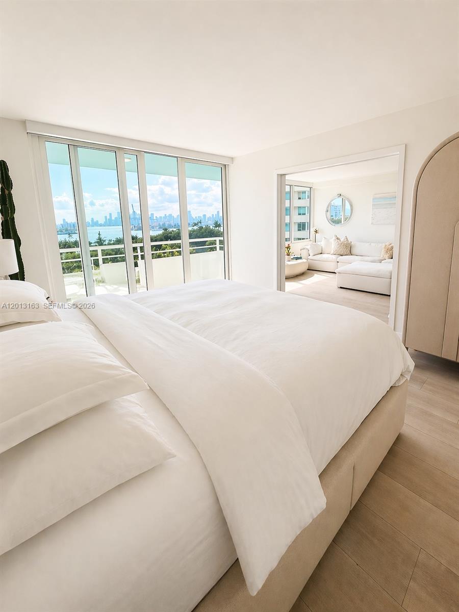 400 S Pointe Dr #707 Miami Beach, FL 33139