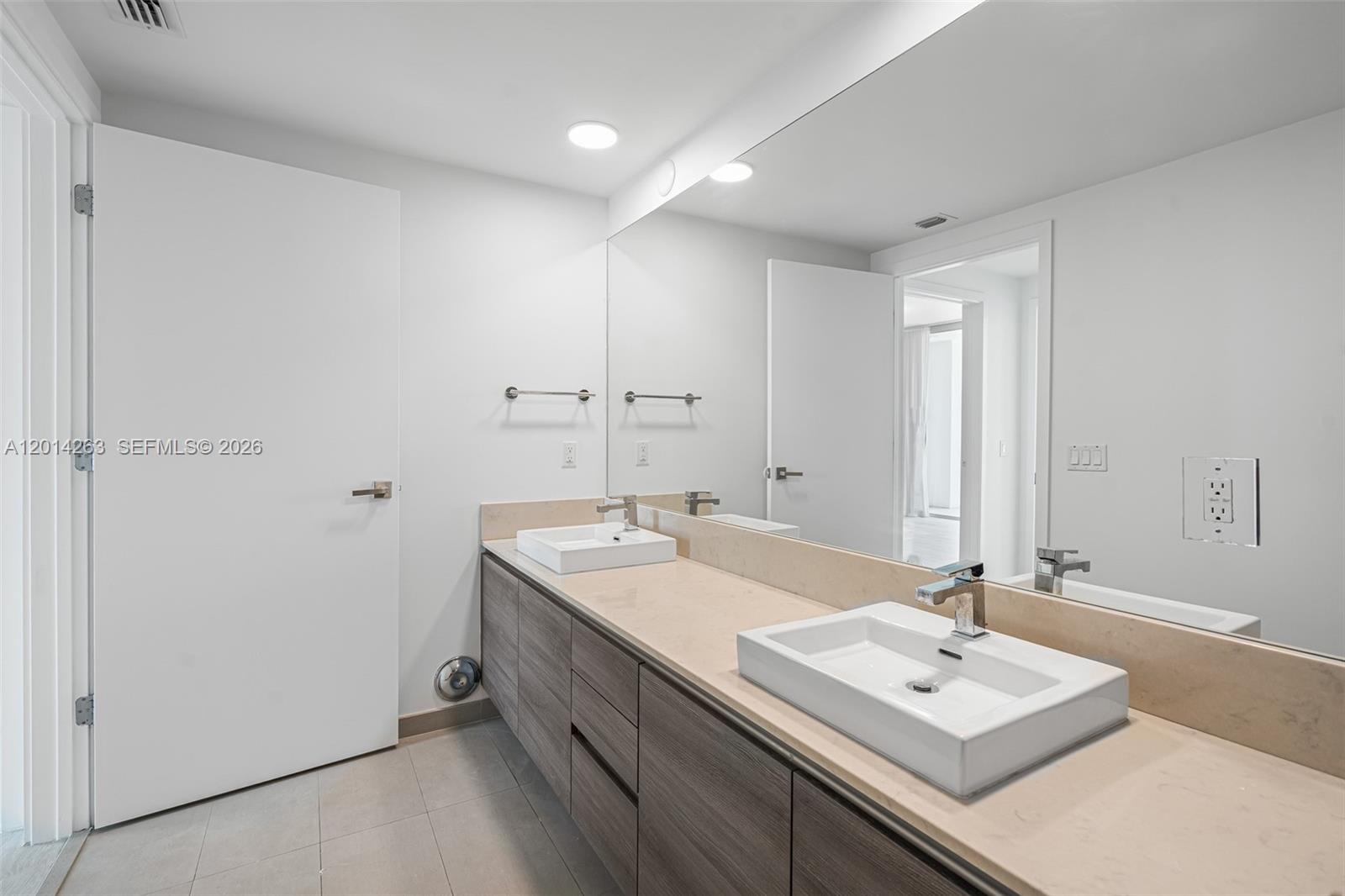 image The Bond on Brickell15