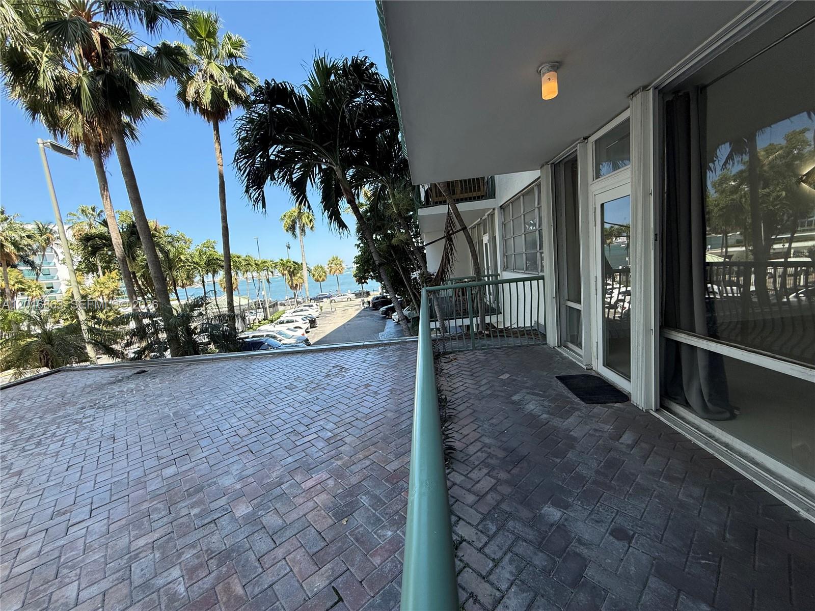 1408 Brickell Bay Dr #213 Miami, FL 33131