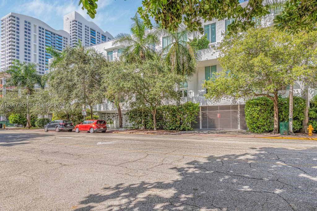 1428 West Ave #206
