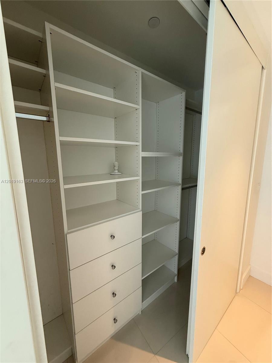 200 Biscayne Blvd Way #4904 Miami, FL 33131