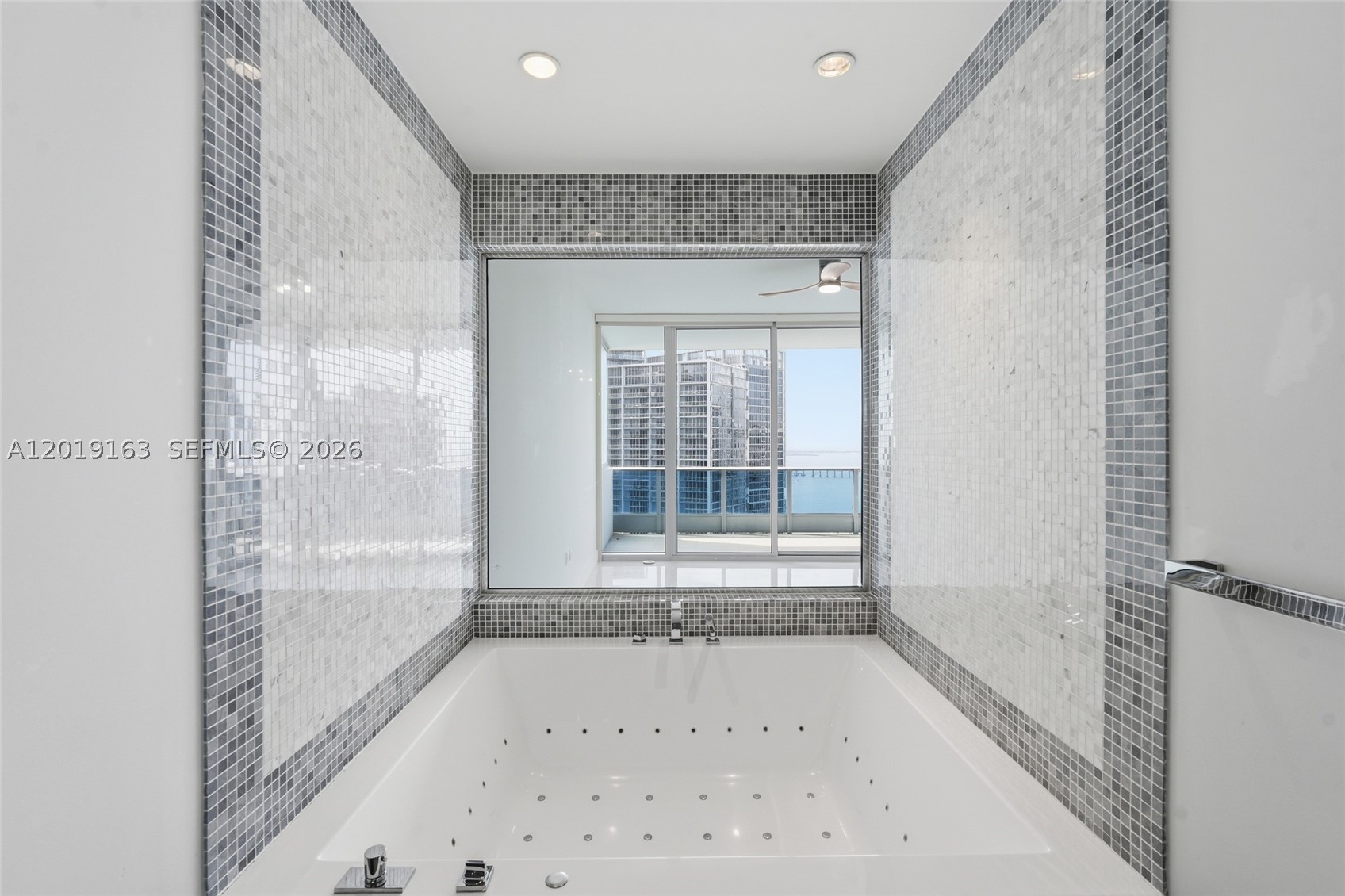 image Epic Residences16