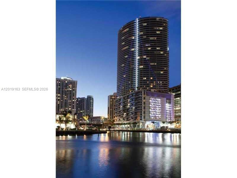 200 Biscayne Blvd Way #4904 Miami, FL 33131