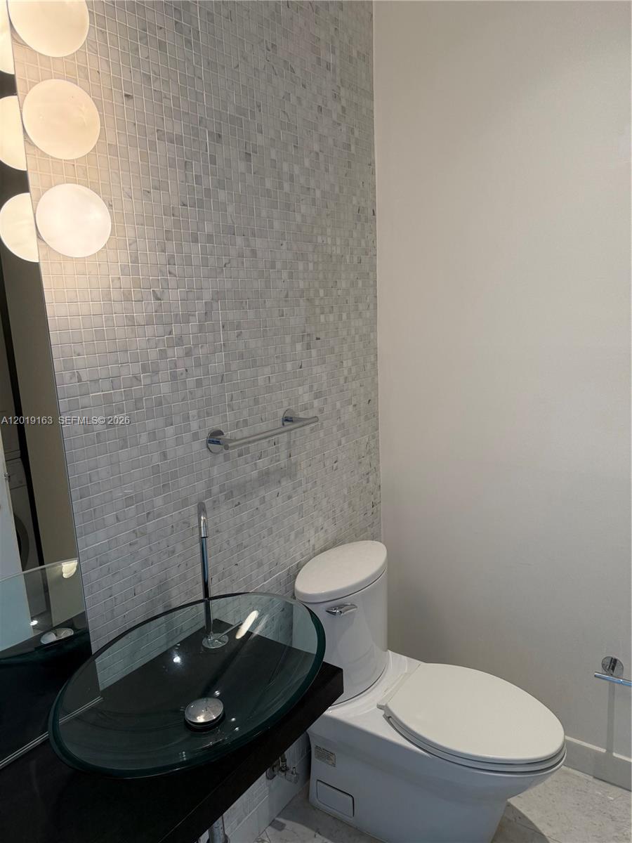 200 Biscayne Blvd Way #4904 Miami, FL 33131