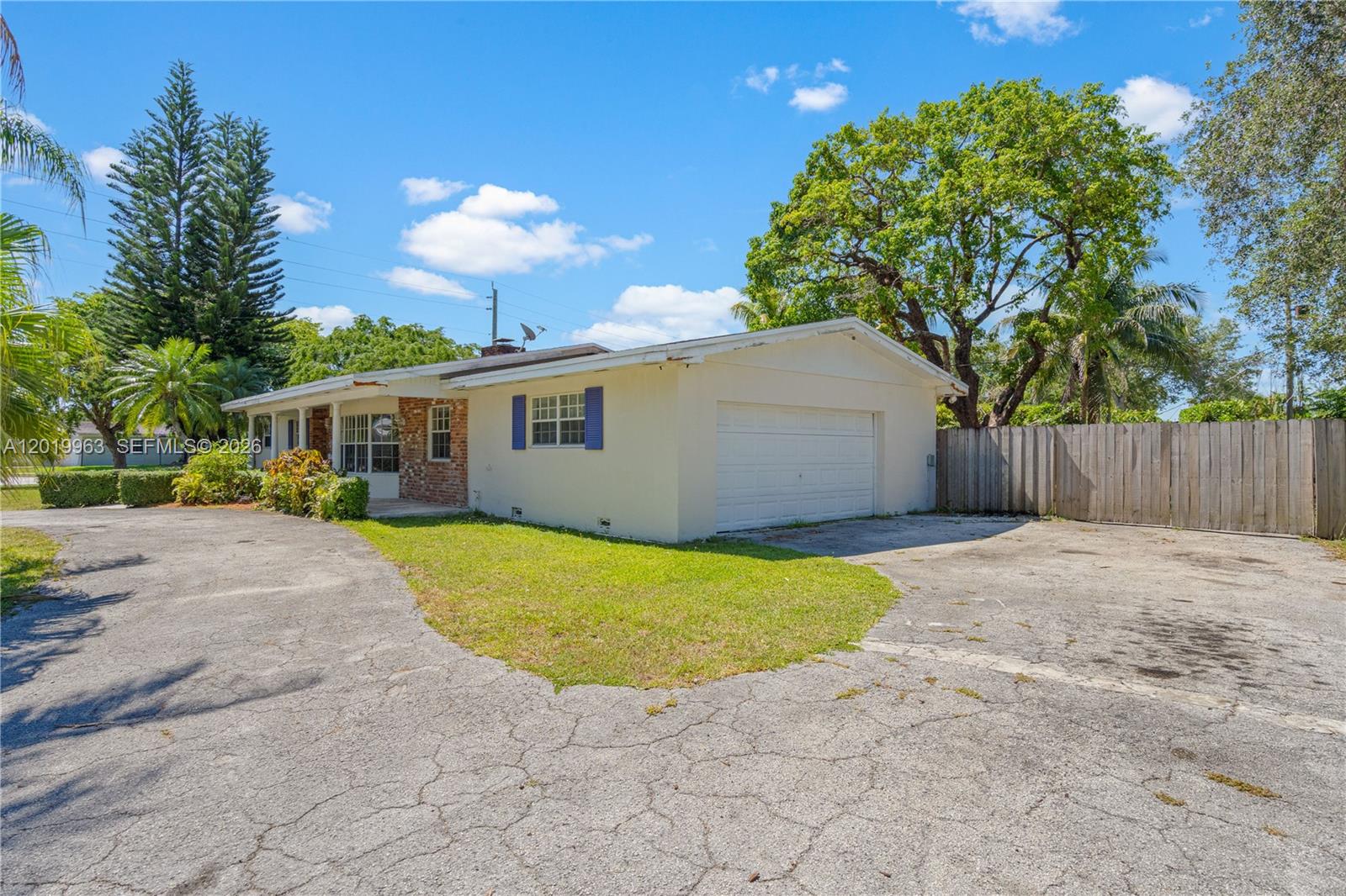 8200 SW 164th St Palmetto Bay, FL 33157