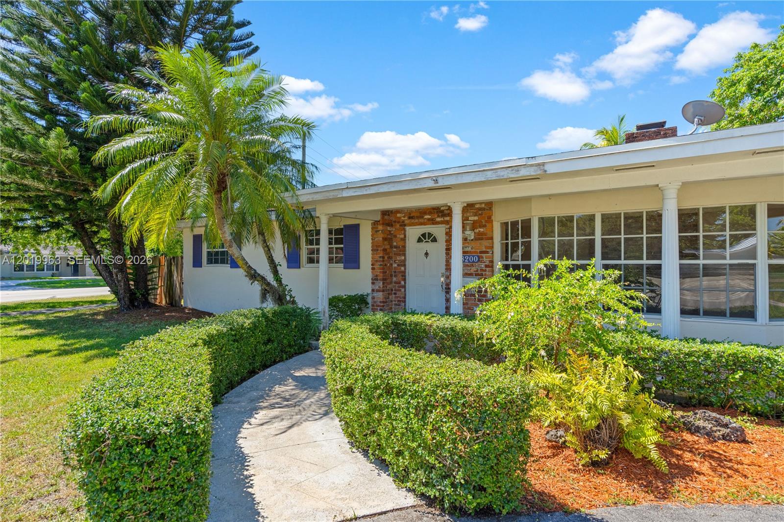 8200 SW 164th St Palmetto Bay, FL 33157