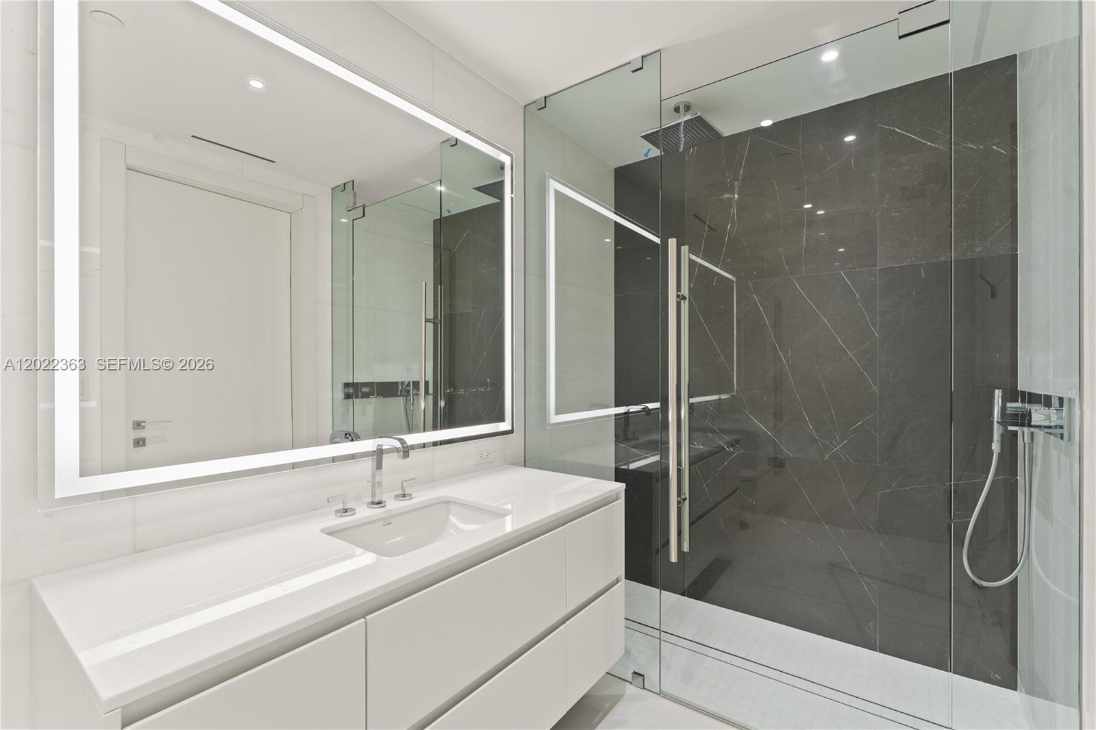 image Aston Martin Residences10