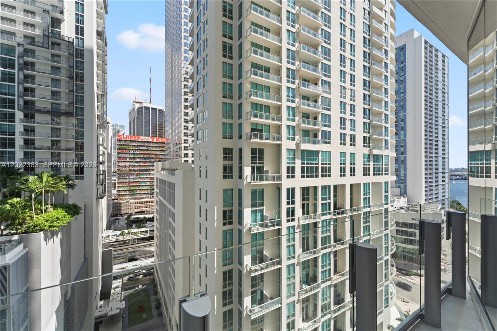 image Aston Martin Residences11