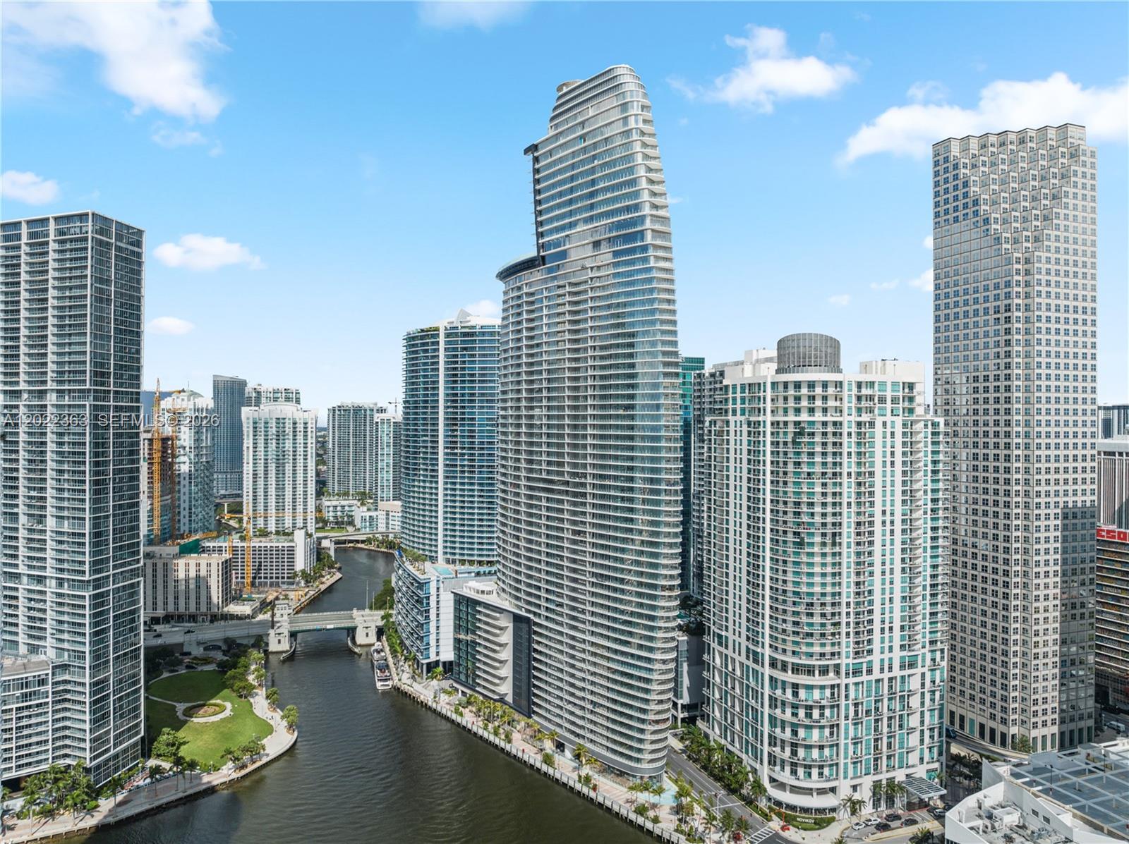 image Aston Martin Residences36