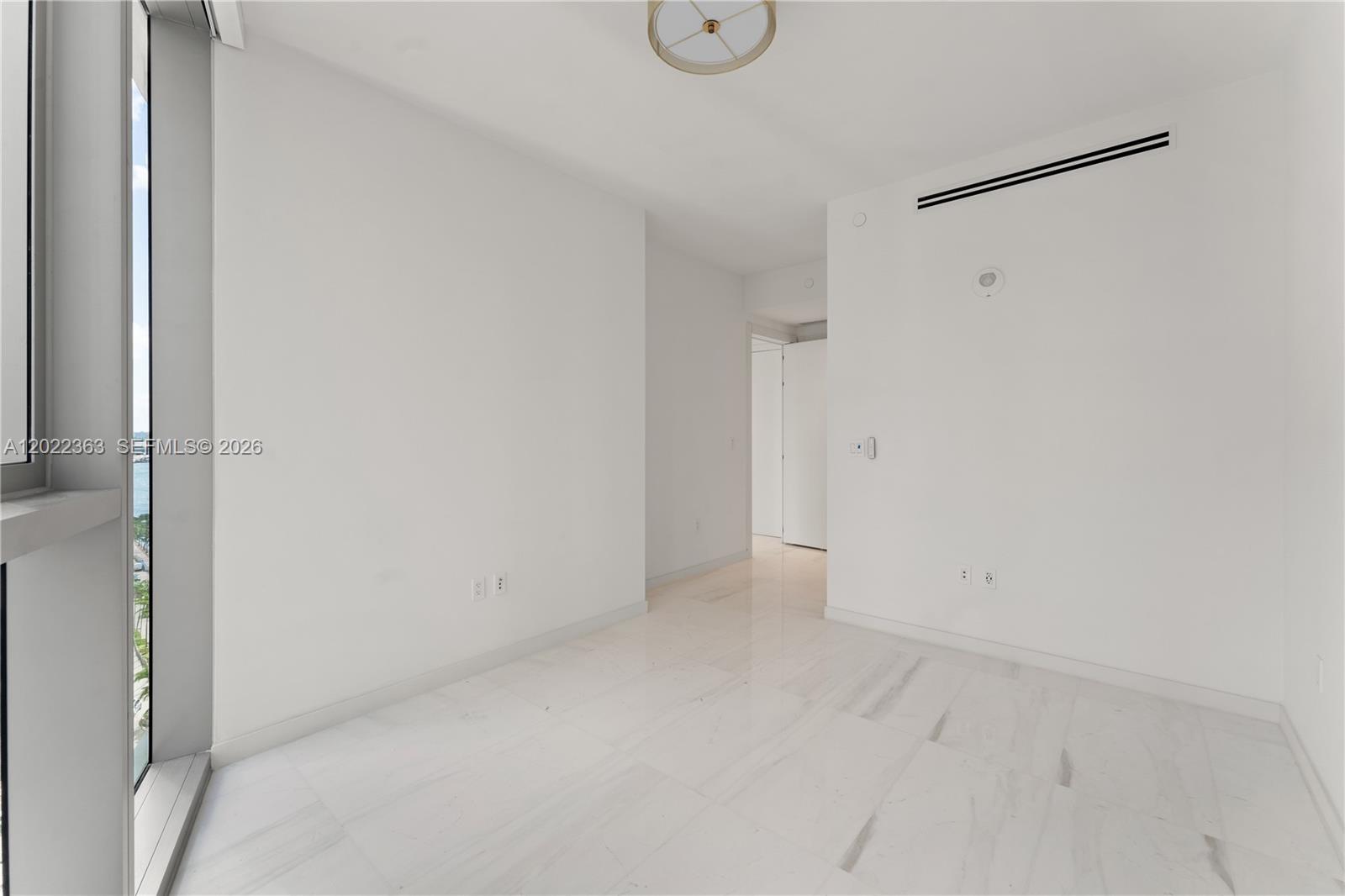 image Aston Martin Residences8
