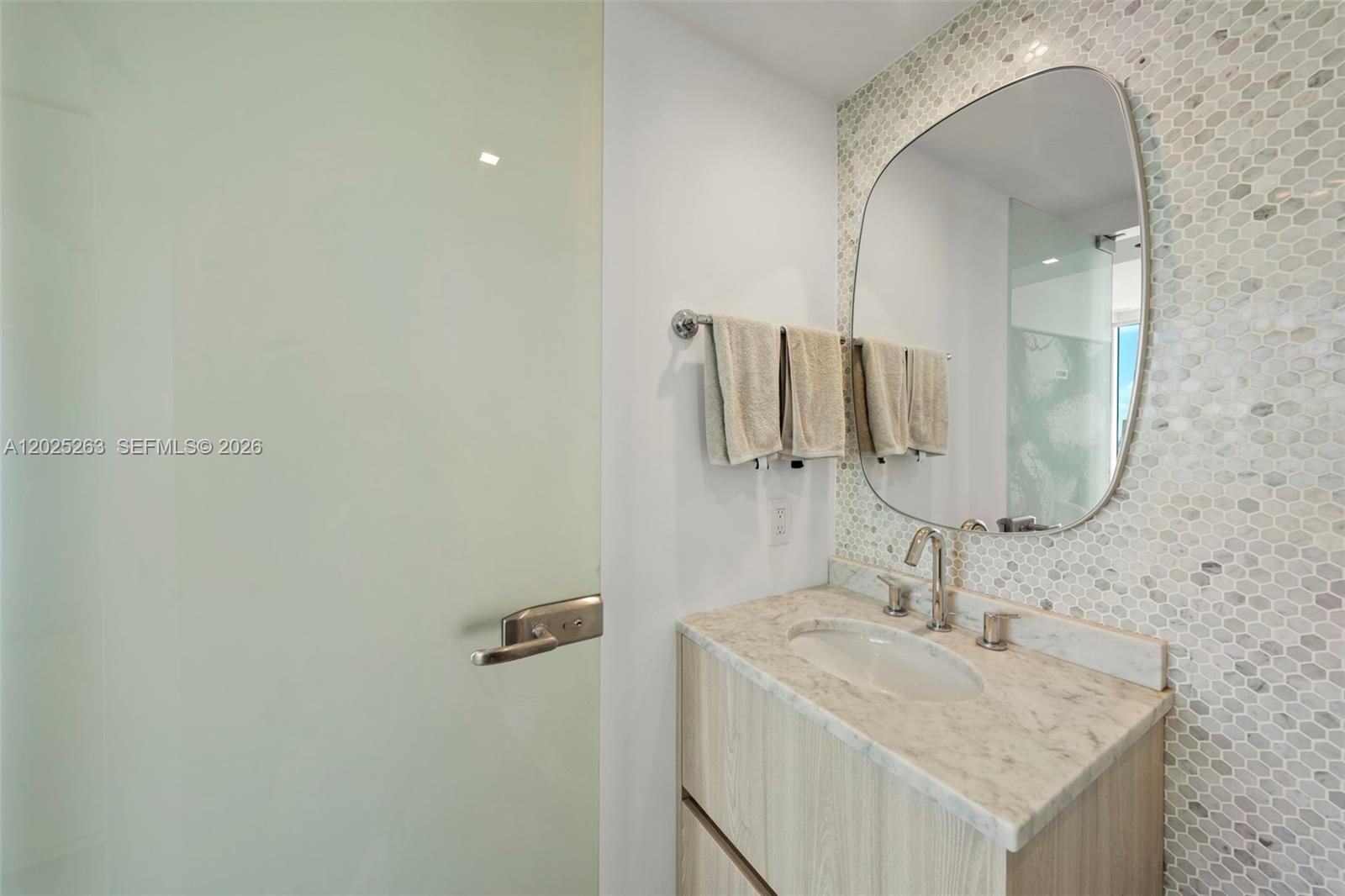 1000 S Pointe Dr #2803 Miami Beach, FL 33139