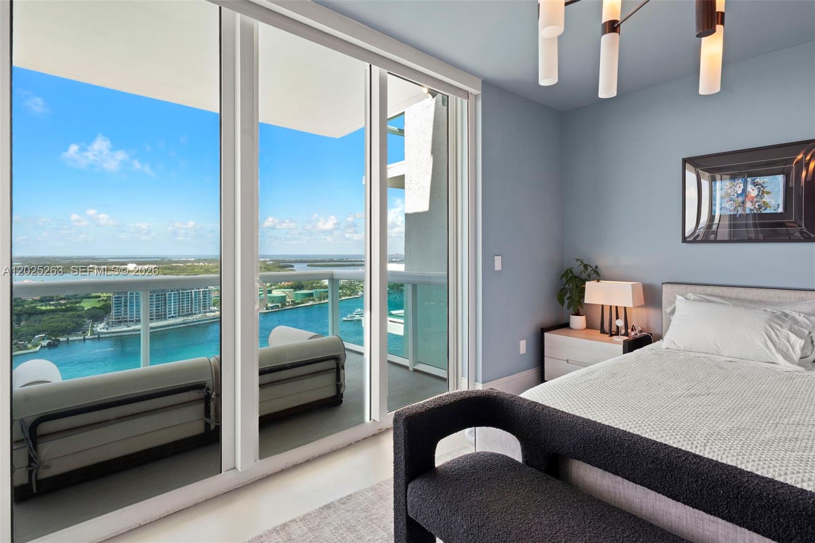 1000 S Pointe Dr #2803 Miami Beach, FL 33139