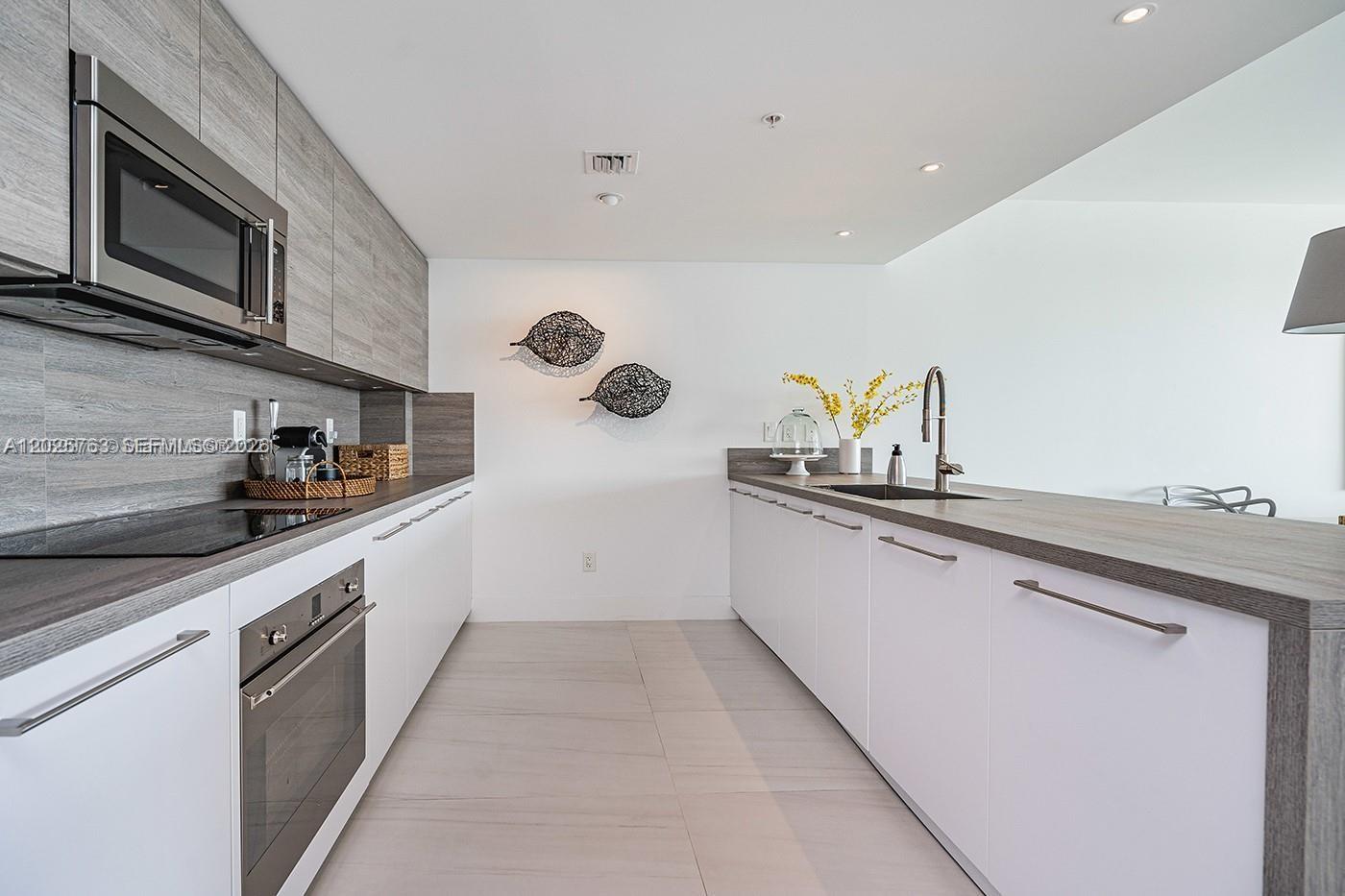400 Sunny Isles Blvd #1804 Sunny Isles Beach, FL 33160