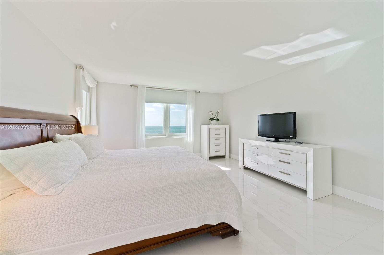 2301 Collins Ave #1210 Miami Beach, FL 33139