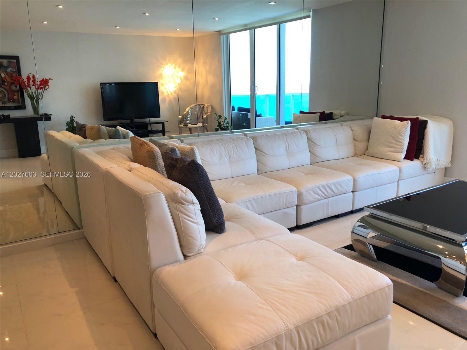 2301 Collins Ave #1210 Miami Beach, FL 33139