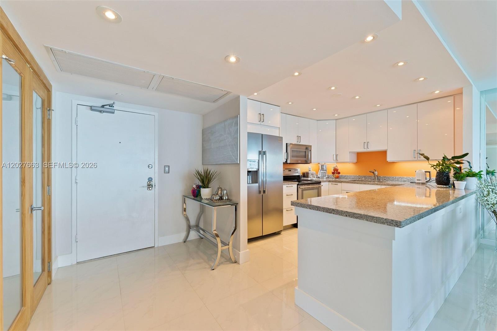 2301 Collins Ave #1210 Miami Beach, FL 33139