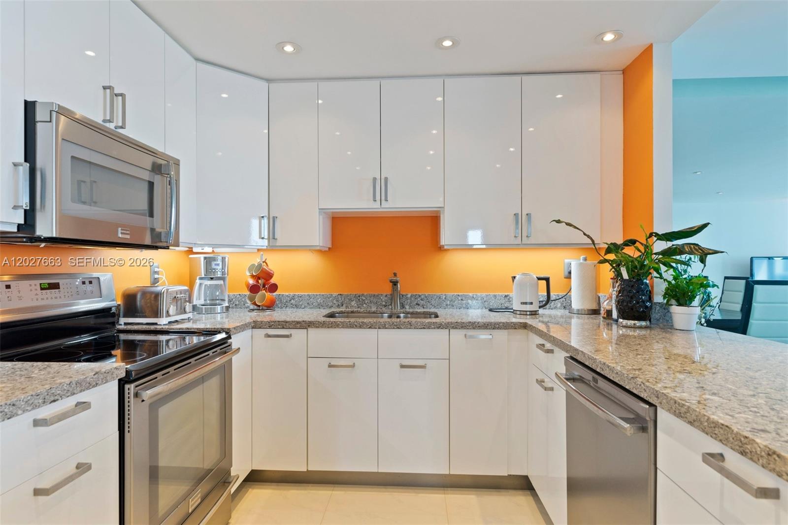2301 Collins Ave #1210 Miami Beach, FL 33139