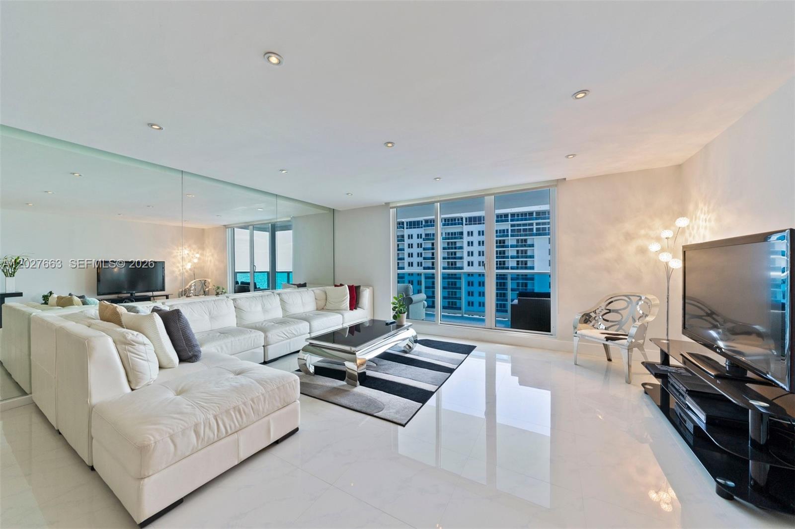 2301 Collins Ave #1210 Miami Beach, FL 33139