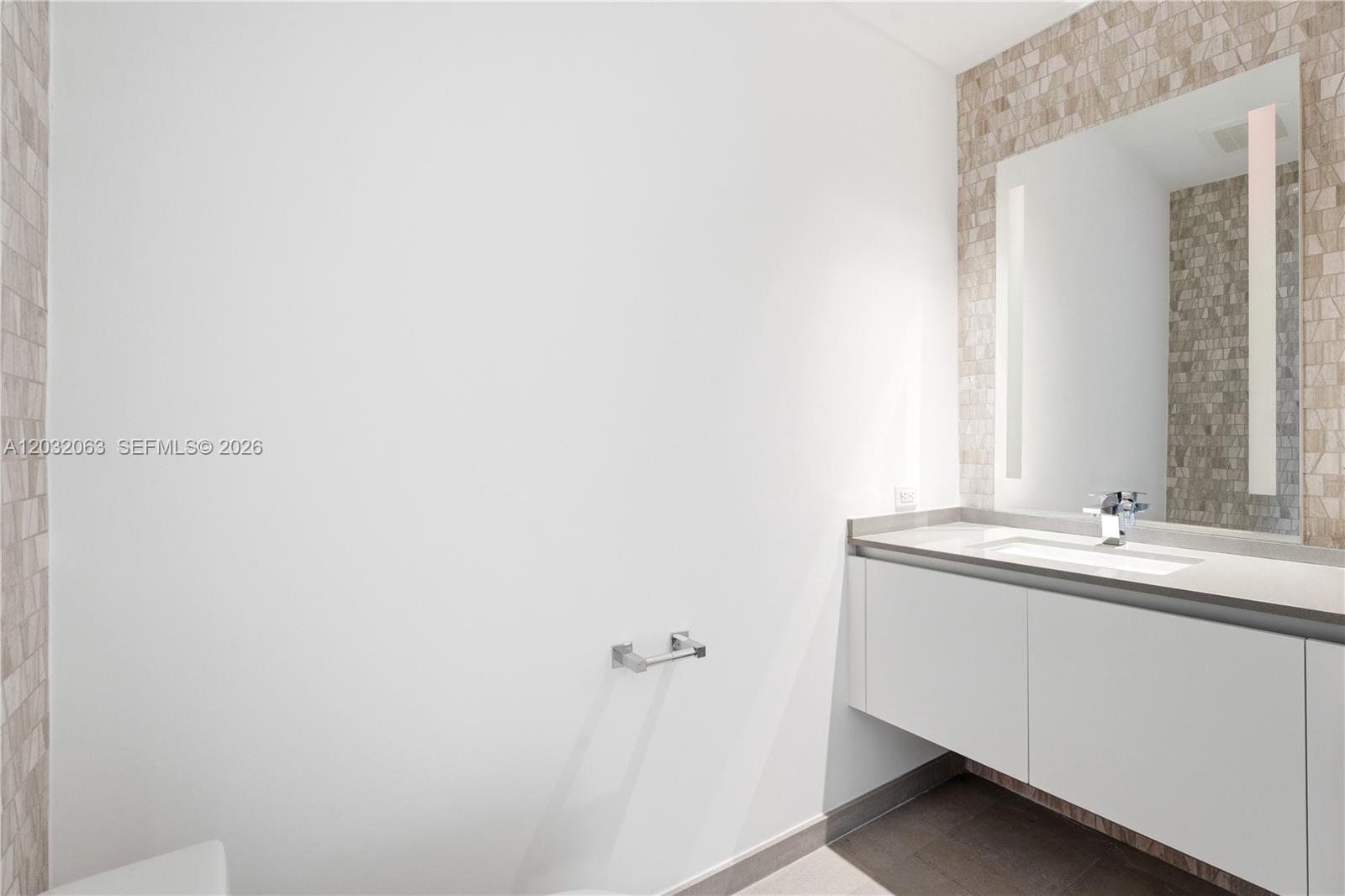 88 SW 7th St #2302 Miami, FL 33130