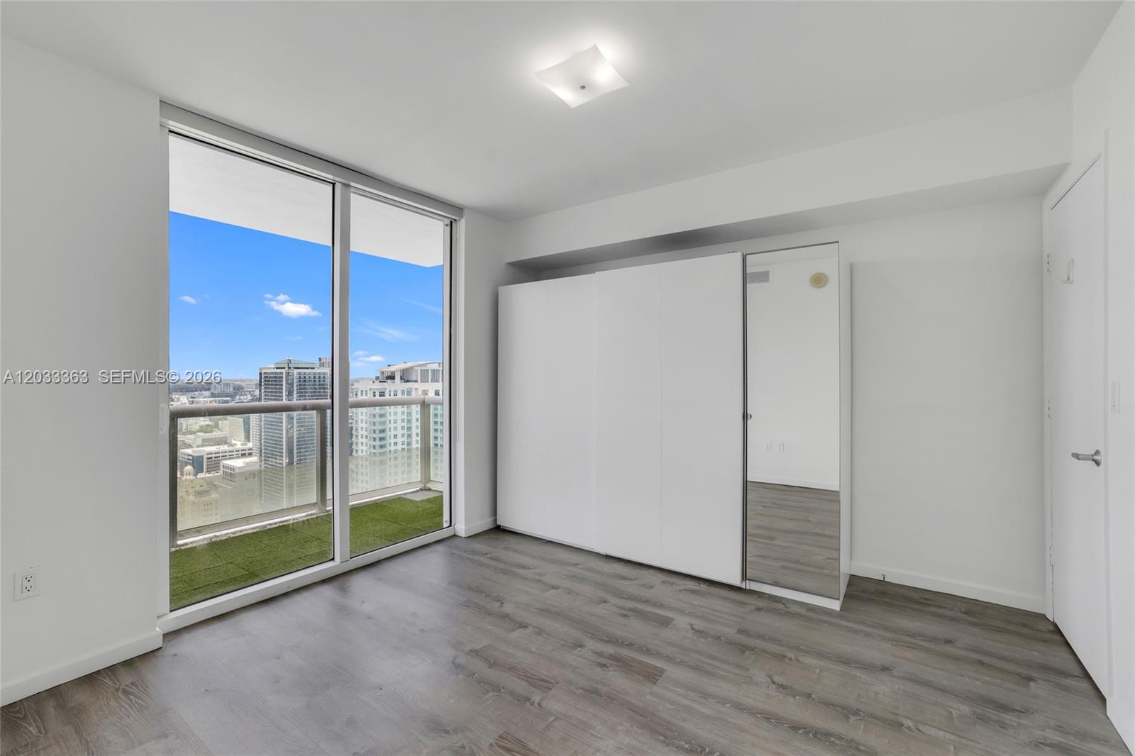 50 Biscayne Blvd #4307 Miami, FL 33132