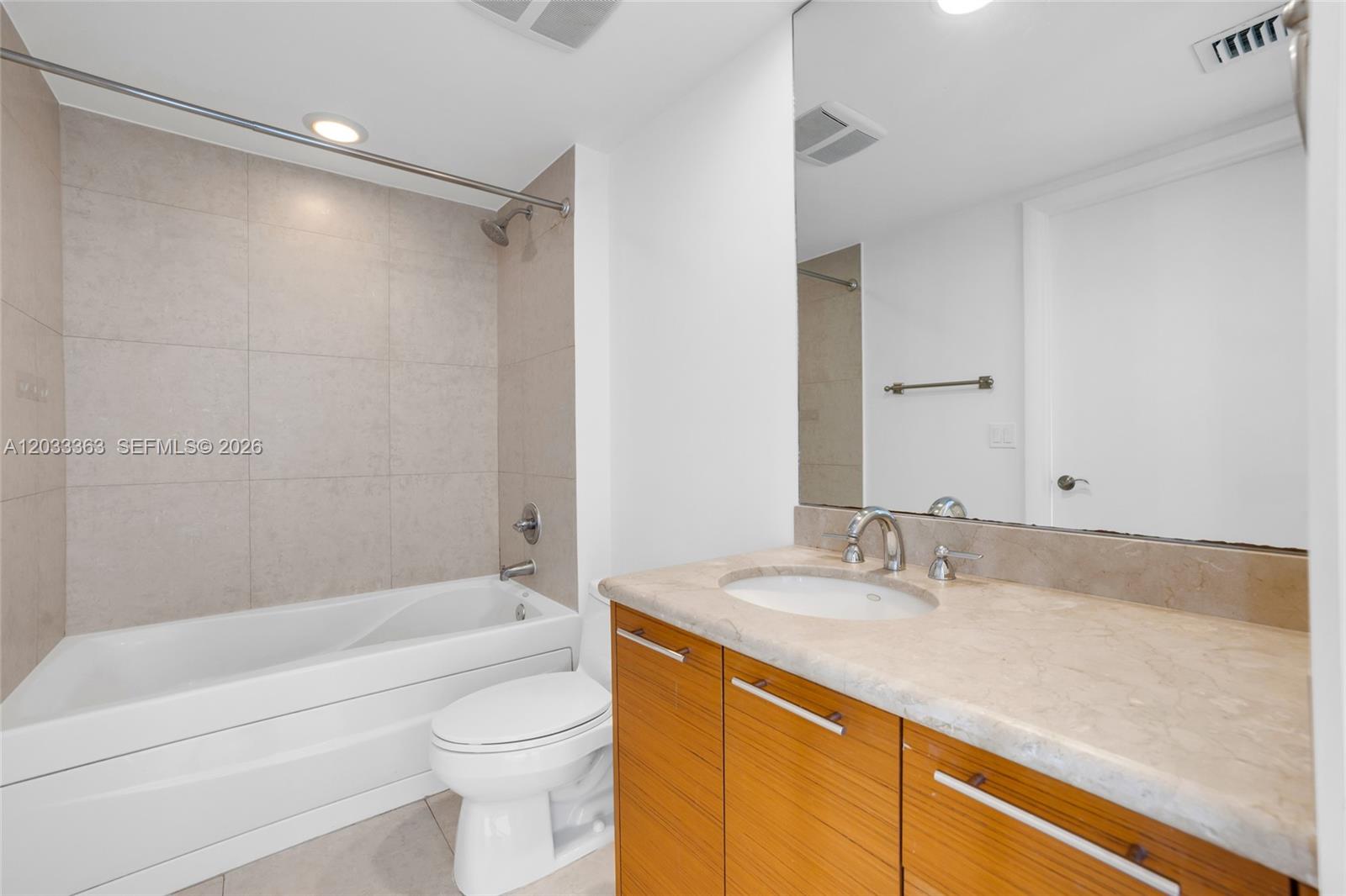 50 Biscayne Blvd #4307 Miami, FL 33132